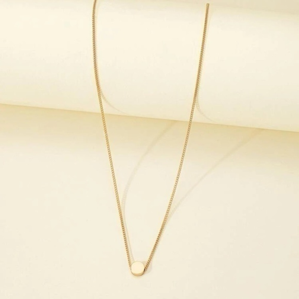 Round Charm Necklace Golden Chain - Picture 3 of 7